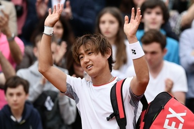 西岡がフルセットでデルポに敗れる、ズベレフは全仏OP3回戦へ