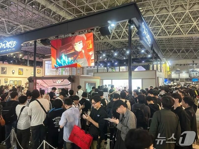 東京ゲームショウ2026の一般公開初日、ネクソン「パレイドリア」のブースに集まった来場者＝ネクソン提供 (c)news1