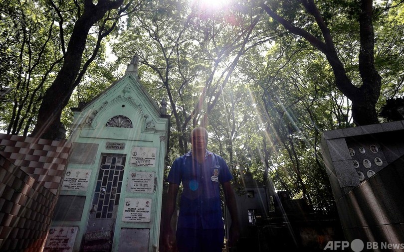 墓掘り人のもう一つの顔は哲学者 ニーチェがコロナ禍の助けに ブラジル