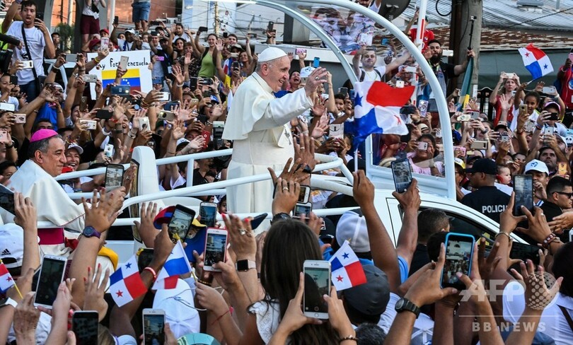 ローマ法王、国境壁建設で移民めぐる「恐怖感」を非難