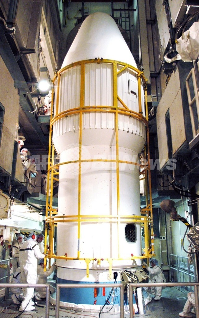 探査機メッセンジャー、水星周回軌道投入に成功