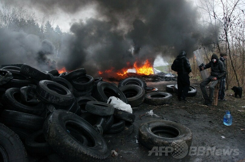 ウクライナ、東部の対テロ作戦で死者 「ロシアが戦争仕掛けた」