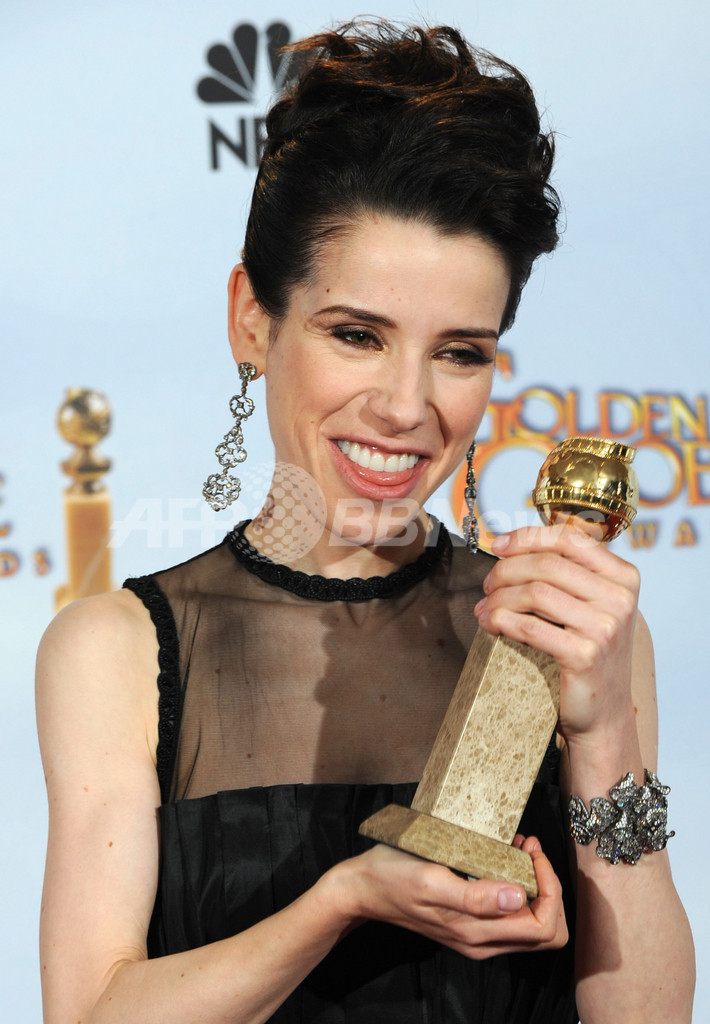 サリー・ホーキンス、ミュージカル・コメディ部門の主演女優賞を獲得