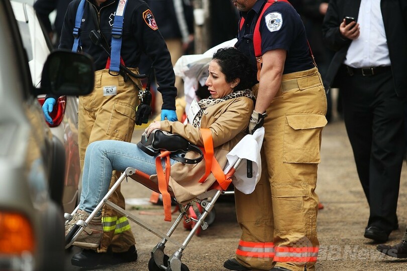 NY地下鉄で脱線事故、負傷者19人
