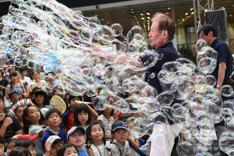 シャボン玉の向こうに笑顔が見える 兄弟ユニット半世紀