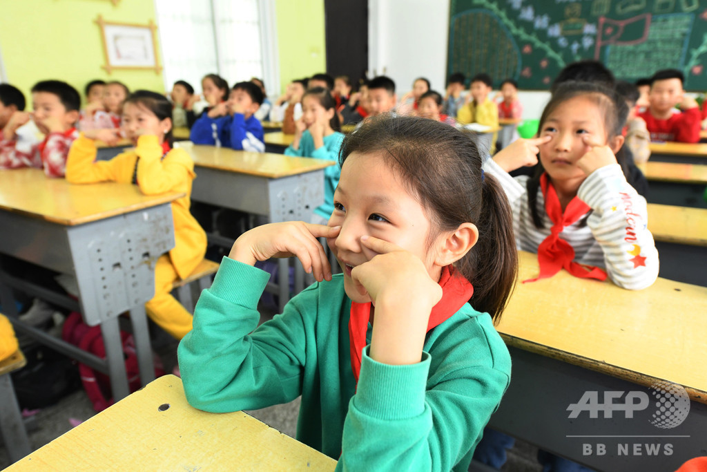 河南・禹州の小学校でいじめ発覚、女子児童の目の中に数十枚の紙きれ挿入