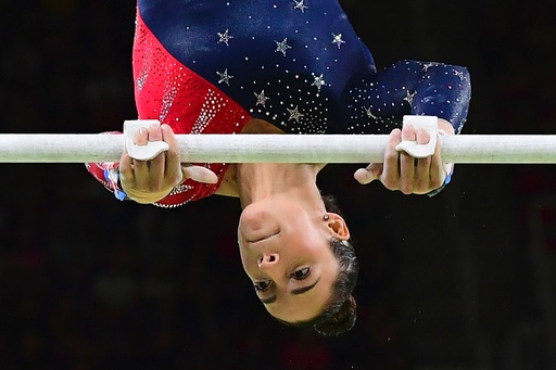 バイルスが圧巻の演技 日本も団体決勝進出 体操女子 写真24枚 国際ニュース Afpbb News
