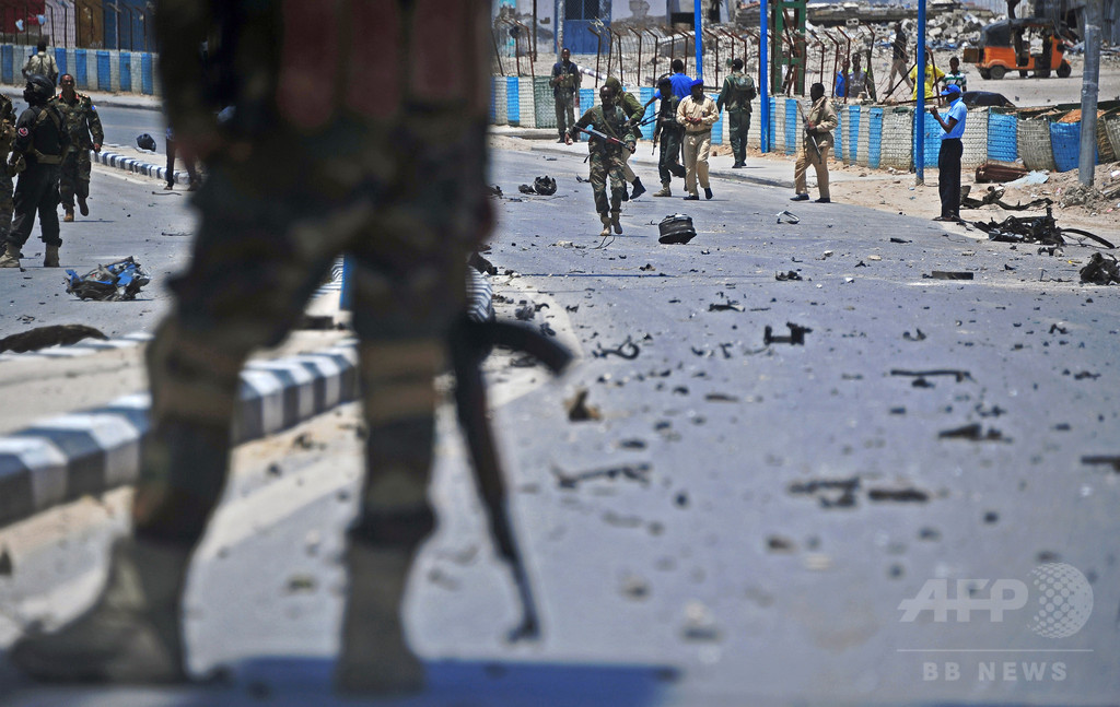 ソマリア首都の自爆攻撃、死者39人に ソマリア首都の自爆攻撃、死者39人に
