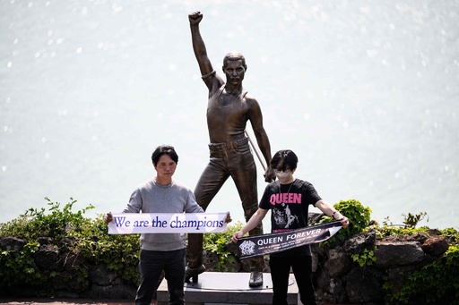 希少 フレディマーキュリー 像 オブジェ 置物 高さ45㎝ クイーン 金属製 希少 フレディマーキュリー 像 オブジェ 置物 高さ45㎝ クイーン