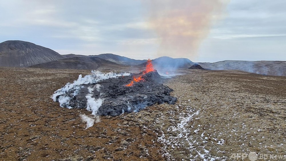 アイスランド噴火 新たな亀裂から溶岩流 写真7枚 国際ニュース Afpbb News