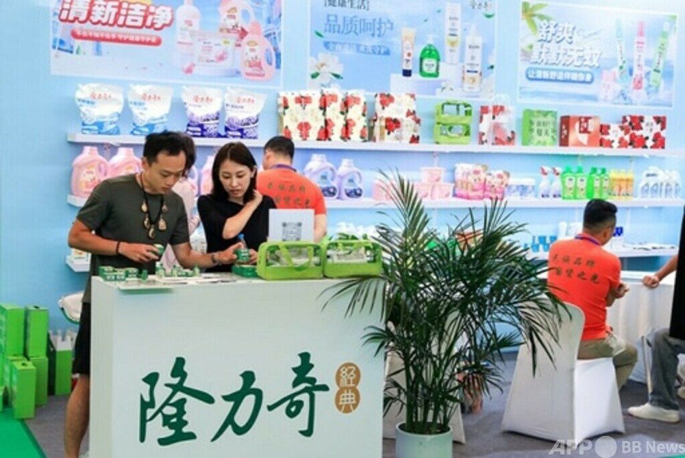 中国の2025年化粧品市場規模 25兆円突破