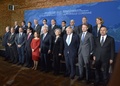 カナダ・バンクーバーで行われた朝鮮半島の安定と安全保障についての外相会合に出席した20か国の外相（2018年1月16日撮影）。(c)AFP PHOTO / Don MacKinnon