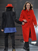 東京・国立代々木競技場で開催されたヨウジヤマモト（Yohji Yamamoto）メンズコレクション「YOHJI YAMAMOTO THE MAN 4.1 2010 TOKYO」（2010年4月1日撮影）。(c)AFP/Yoshikazu TSUNO
