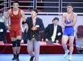 第12回中華人民共和国全国運動会（12th National Games of the People&apos;s Republic of China）。レスリングの試合で対戦相手に噛みつかれた選手（2013年9月7日撮影）。(c)AFP