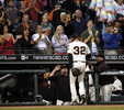 6回途中で降板し、ベンチ下がるジャイアンツの先発ケビン・コレイア（%%Kevin Correia%%）。(c)AFP/Getty Images Dino Vournas
