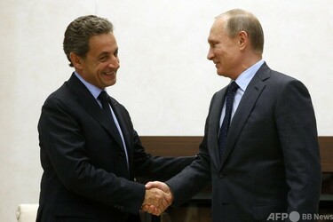 サルコジ元仏大統領、ロシアとの妥協呼び掛け 内外から反発 写真5枚