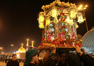 「アーシューラー」、信徒らでにぎわう聖地 - イラク