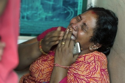 高速道路でバス衝突事故、乗客44人死亡 インド