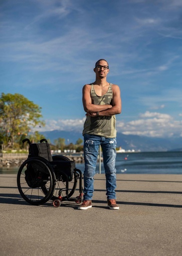 電気刺激でまひ患者の歩行が可能に、試験治療に新たな希望