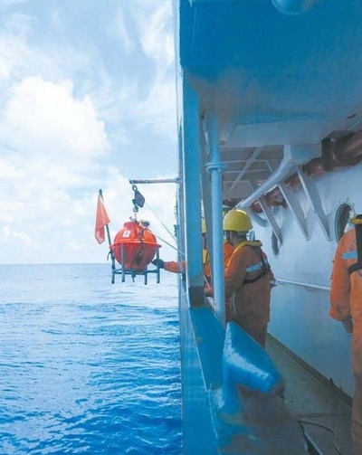 水深5826メートル 中国自主開発の海底地震計が新記録樹立 