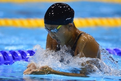 鈴木が決勝進出、女子200メートル平泳ぎ