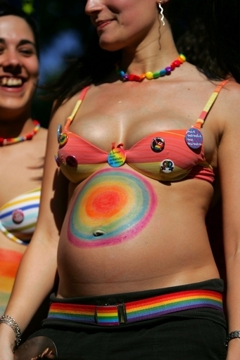 大みそかに駆け込み出産願う妊婦たち、出産手当きょうまで スペイン