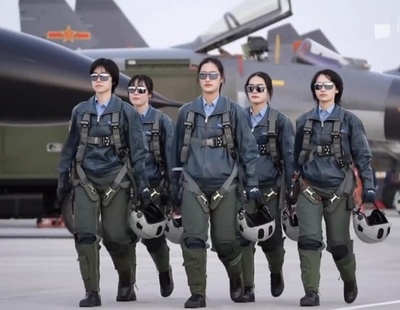 中国空軍 高校卒業生対象に女性パイロット訓練生を募集