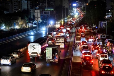 レバノン市民、イスラエル軍の攻撃でパニック 避難民の車で渋滞も