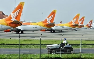 空港当局が空港周辺でのたこ揚げに罰金、インドネシア紙が批判