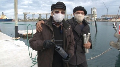 コロナで帰国便なし…自力で大西洋横断、両親と再会 アルゼンチン