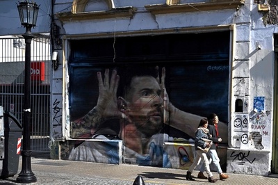 「私に聞かないで」 アル・ヒラル会長、メッシ加入うわさに口閉ざす