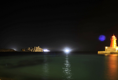 イタリア・クルーズ船座礁、島への「ごあいさつ」が原因か