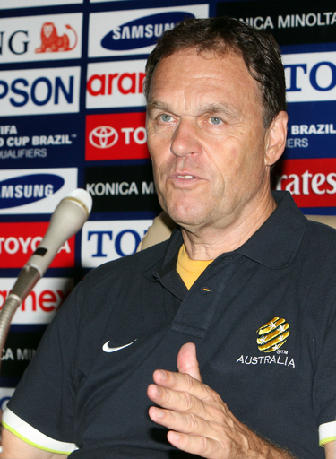 オジェック監督、日本戦でのケーヒル起用明言せず W杯アジア最終予選