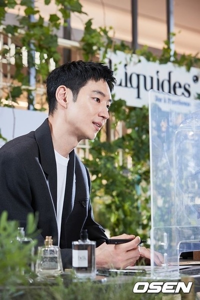 [★フォト] イ・ジェフン、香りに満ちたサイン会 – KOREA WAVE