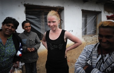 「金髪の天使」、家族が引き取りを希望