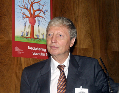 ノーベル医学生理学賞、ホフマン氏ら3氏に 免疫システムの研究で