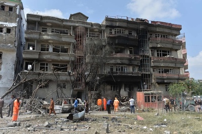 副大統領候補の事務所襲撃で20人死亡、アフガニスタン大統領選初日