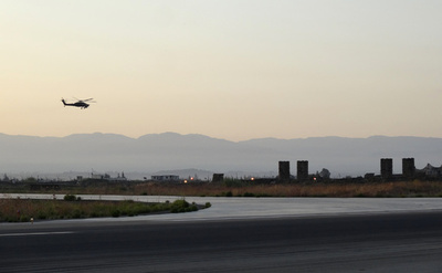 ロシア輸送機、シリア基地で墜落 39人全員死亡