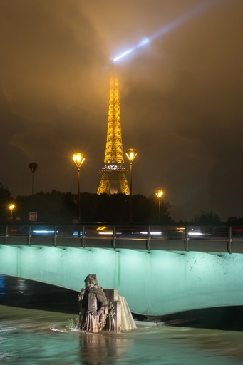 セーヌ川の水位、6メートルに 仏パリ