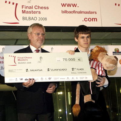 チェスの国際トーナメント決勝、期待の17歳ノルウェー人は２位に