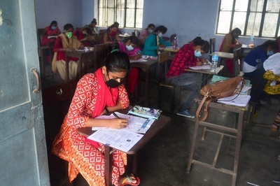 インド予備校都市で自殺相次ぐ、当局が対策指示