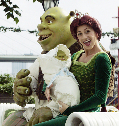 ユニバーサル・スタジオ・ジャパンで「シュレック・ベビーの誕生パレード」開催