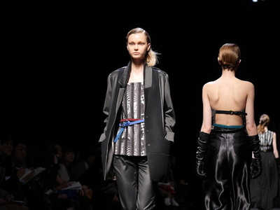 ＜13/14年秋冬東京コレクション＞アライサラ