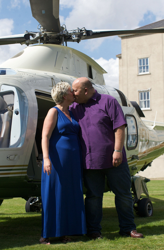 欧州宝くじ史上最高額当選の夫婦、「普通の暮らしを続けたい」