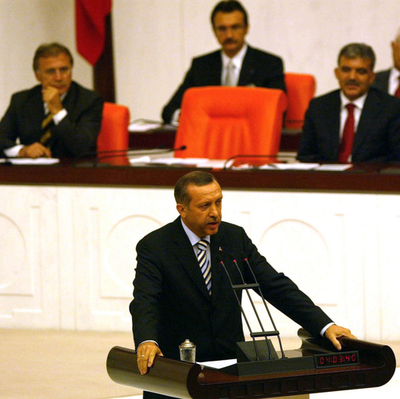 トルコ議会、新議員が就任の宣誓