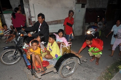 インドネシア沖でM7.8の地震、住民にパニック広がる