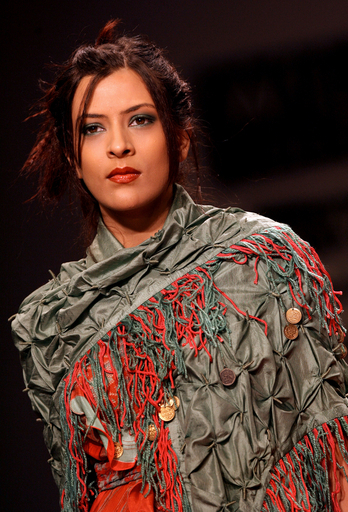 ＜08年春夏インド・ファッションウィーク＞Deepika Govindら、新作発表