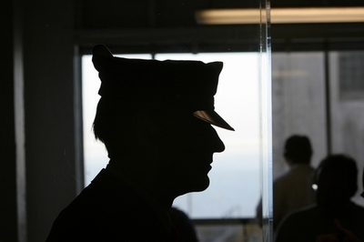 刑務所を出たばかりの男が「刑務所強盗」