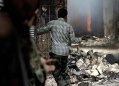 世界遺産の市場、戦闘で焼ける シリア・アレッポ