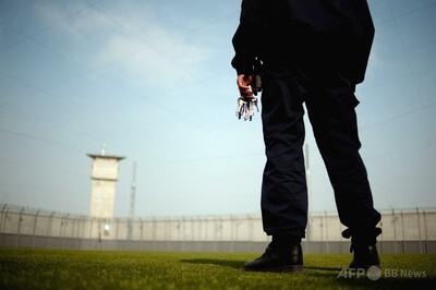 仏刑務所で脱獄 出所する仲間の荷物に隠れた受刑者